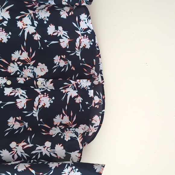 Banana Republic Navy Floral Blouse Size XS - Picture 4 of 10
